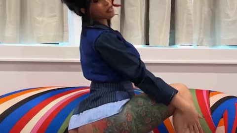 CARDI B TWERKING