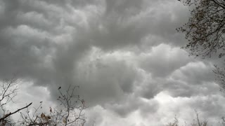 Ominuos clouds and thunder