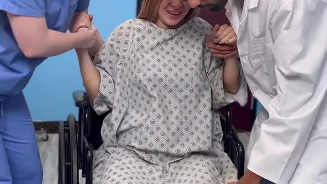 Famous singer was paralyzed from accident and her husband leaves her in bad times.hd