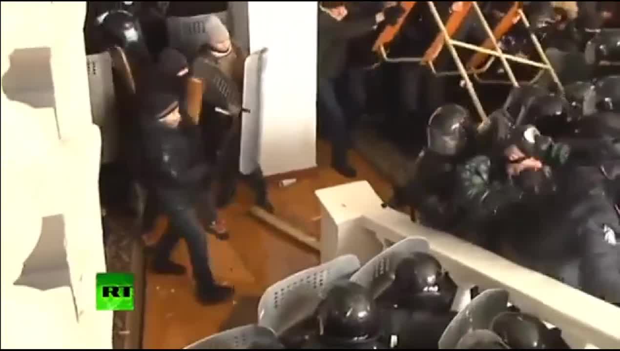Ukraine Public Sick of Mandates Come for their Politicians Have we the Guts to do this in Australia