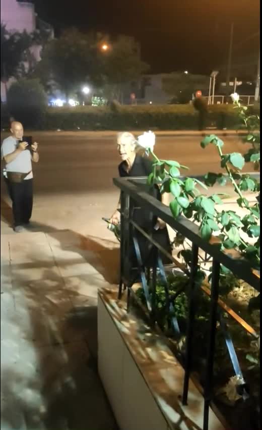 Η κατάντια της πατρίδας μας.....