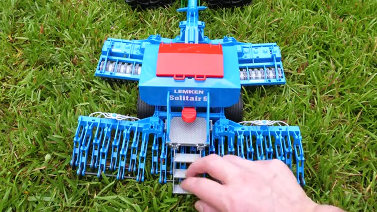 Fun Toy Tractor Learning Video for Kids!