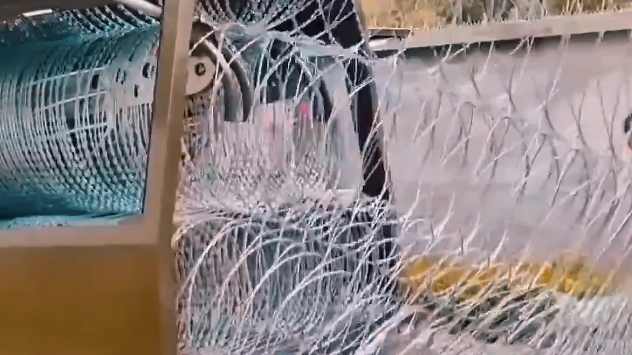 Barrier for thief