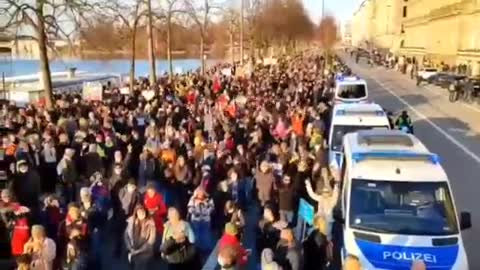 Thousands Demonstrate Today Against Olaf Scholz in Hamburg, Germany—The COVID Narrative Is Dead