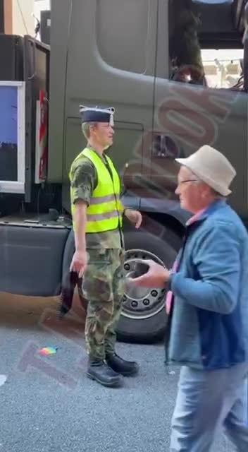 🤢 In Stockholm, the Swedish army held a gay parade