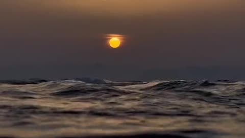 The sea breeze blows gently.