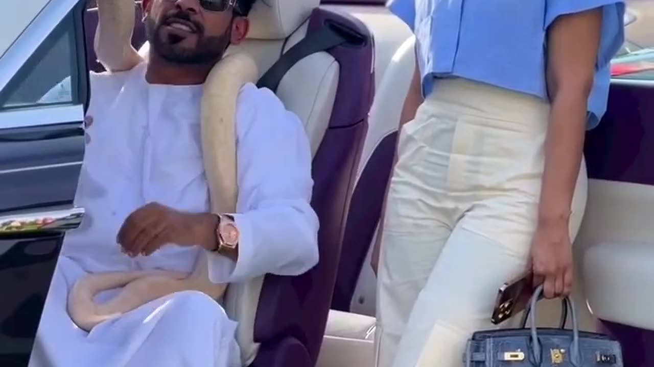 Dubai 🇦🇪 King 👑 Sheikh Nawab With Snake 🐍 #Dubai #Shorts #snake