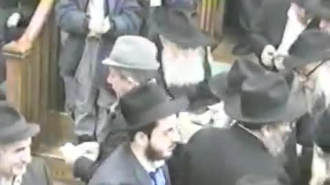 16. Leil Asara Be'Teves 5752, Mincha, Maariv, Sicha and dollars = ליל עשרה בטבת תשנ"ב