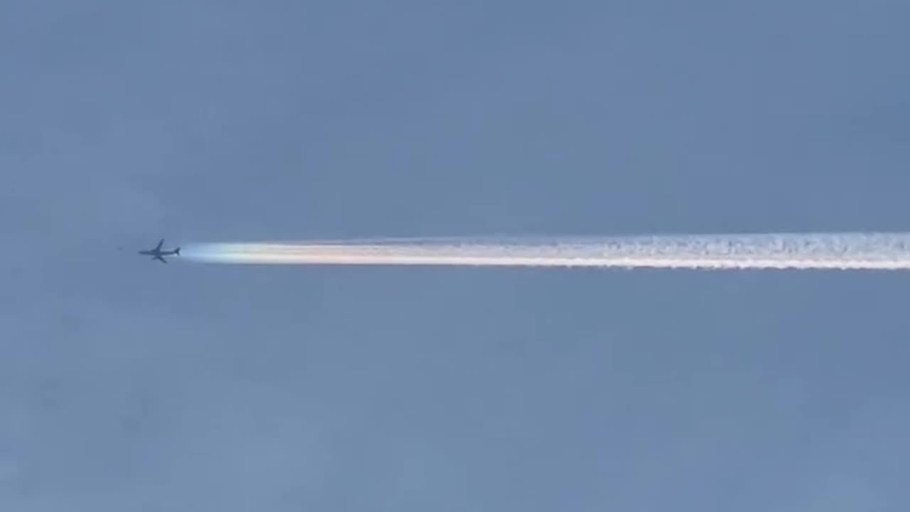 Rare Contrail Footage.