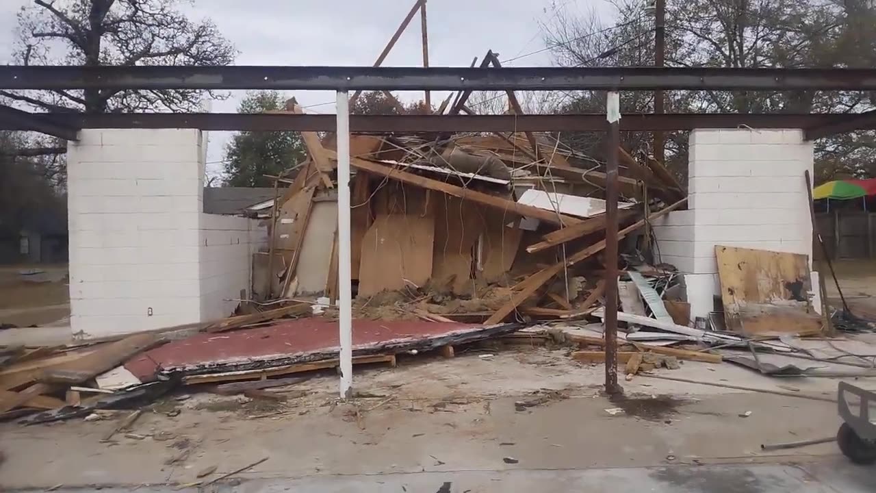 PARIS, TX BUILDING DESTRUCTION ON BONHAM ST Part 3