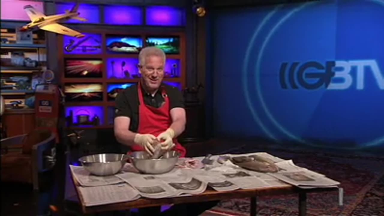 2011, Glenn Beck Guts a Fish on TV (7.31, 8)