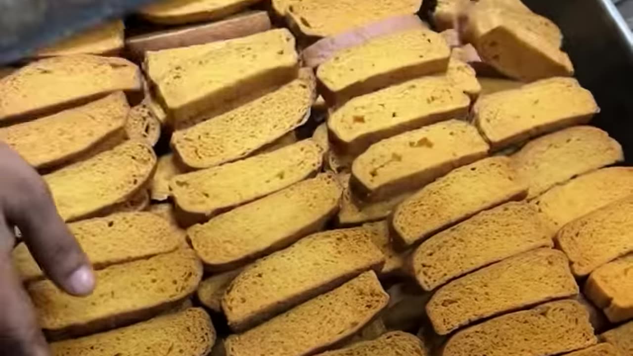 See how papas are made Factory making of Rusk