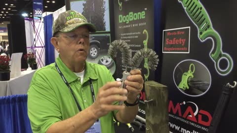 Features of the Madi Swivel J Lineman Wire Brush