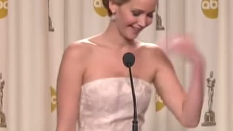 she’s so funny #jenniferlawrence #oscars #celebrity #celebrities