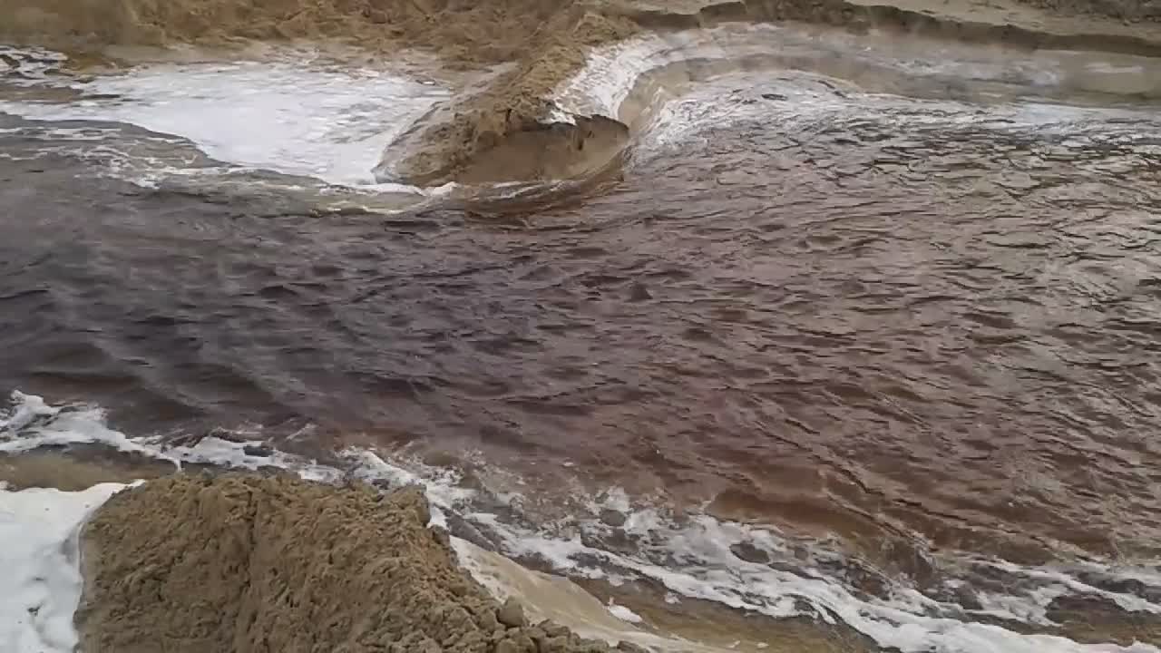 Tiny Dam Bursts