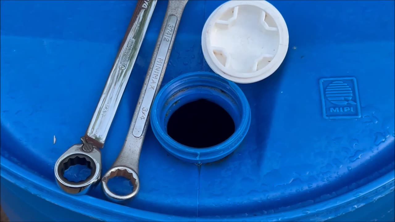 How to Open a 55 Gallon Drum Without a Drum Wrench