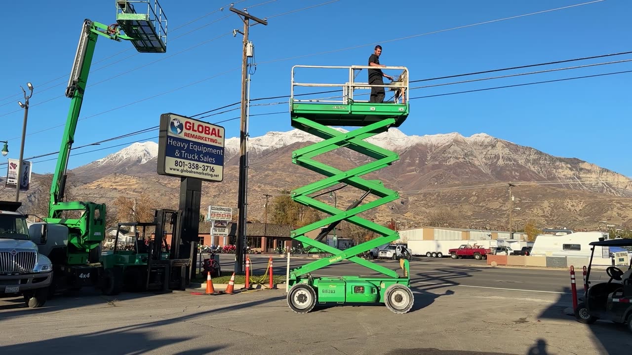 Scissor Lift Rough Terrain 2014 JLG 3369LE Electric 33' Platform Extendable