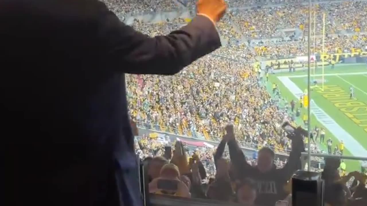 President Trump arrives at Pittsburgh Steeler home Acrisure Stadium to chants of U-S-A