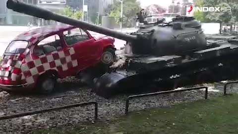 Legendarni fićo u kockicama