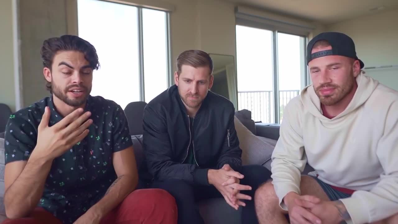 How to message a girl on Tinder (feat. HowtoBeast and Dave Perrotta)