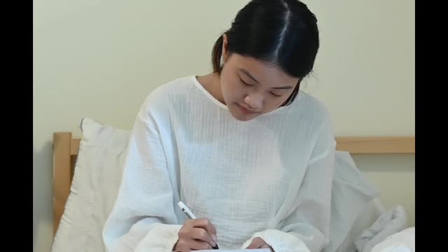 writing woman cat video #cat #cat990
