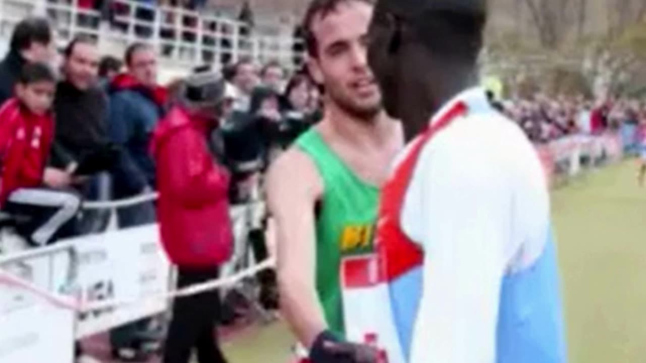 Incredible Sportsmanship A Touching Moment of Selflessness on the Track.