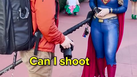 I gave this cosplayer SUPERPOWERS 🦸🏼_♀️ @laneyfeni #supergirl