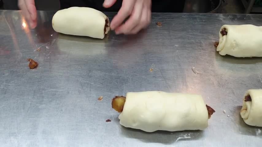 The process of making chestnut bread