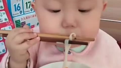 Child with incredible skill at mealtime 😂😂😂😂😂😂