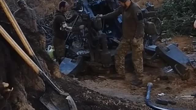 M777 gun crew