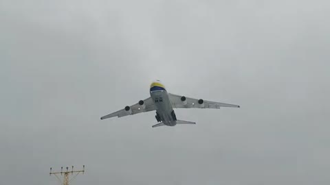 Lądowanie An-124 UR-82007 w Rzeszowie EPRZ 11.12.2021/ Landing An-124 in Rzeszow