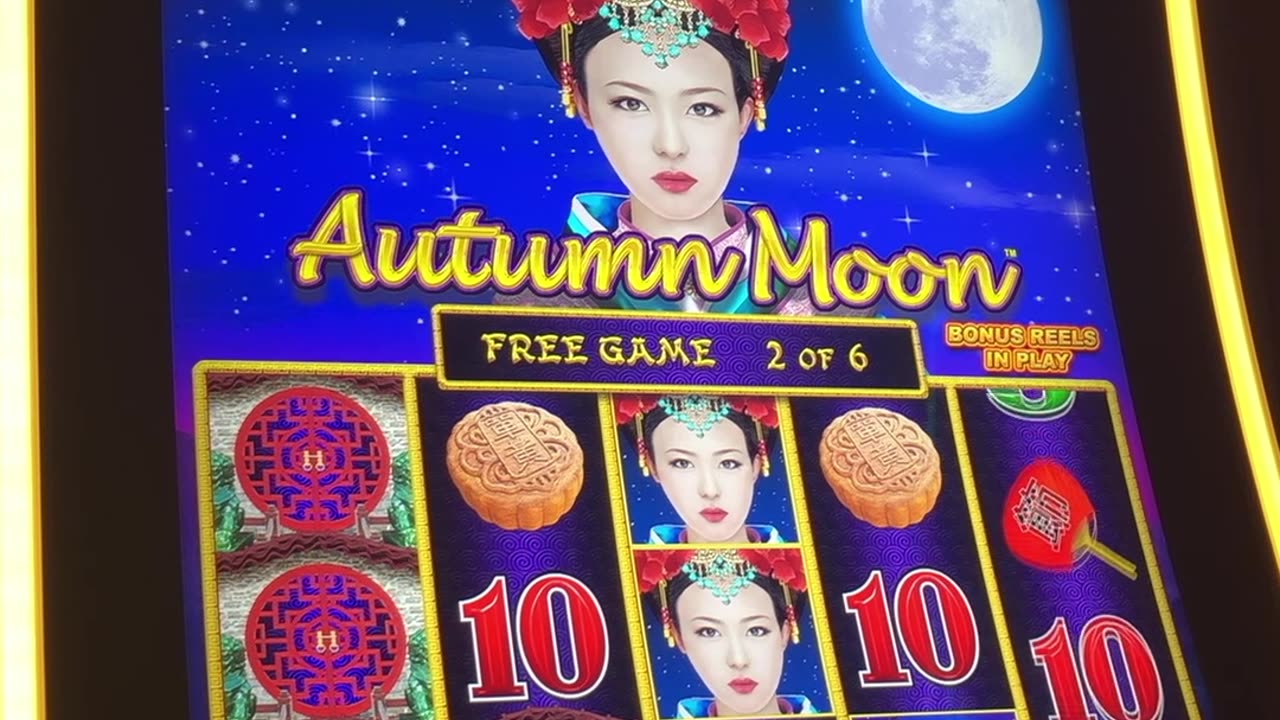 MOONS OVER YOUR HAMMY!!! #slots #casino #slotmachine #slotwin #jackpot #bonusfeature #casinogames