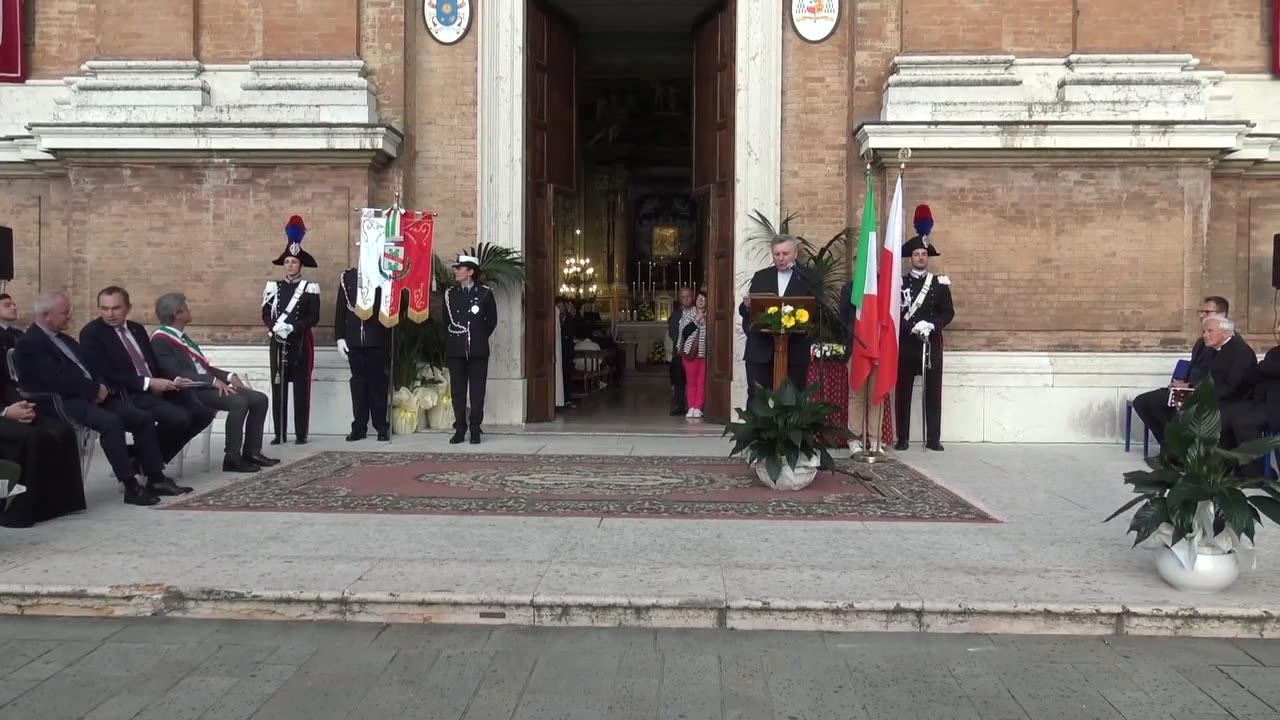 Festa solenne in Basilica per la reliquia di Wojtyla - Esposizione della Corona di Mary of Modena