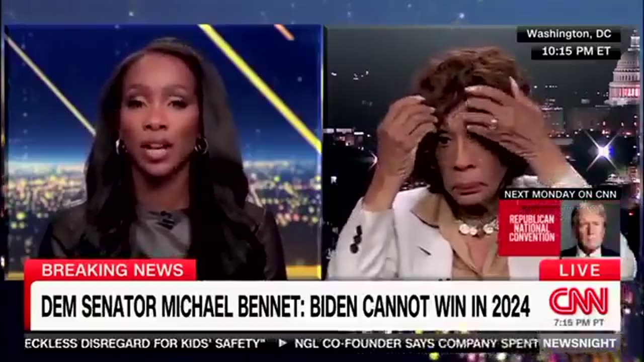 Maxine Waters fixes her hair for 30 seconds live on CNN