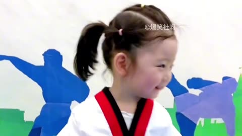 Check out the taekwondo competitions that have been made cute and try to make your opponents cute.