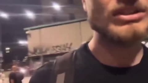 Youtuber connects from Milan for a live broadcast and is surrounded and beaten