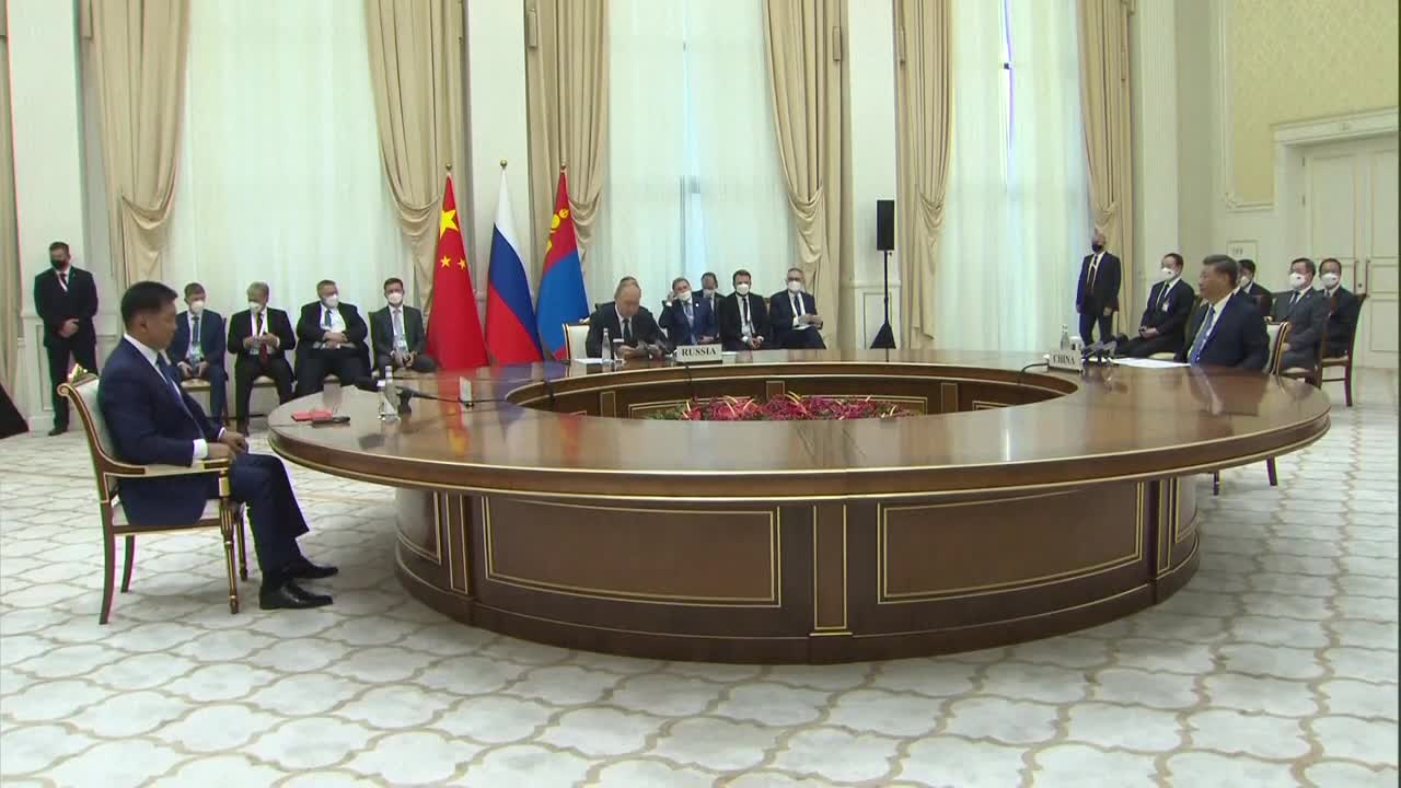 Putin, Xi, and Khurelsukh discuss the construction of oil and gas pipelines from Russia to China
