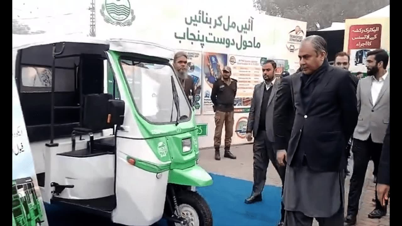 motorcycles and rickshaws in Punjab at free and discounted rates