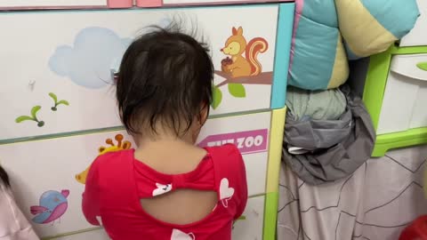 Khương Dừa muốn xỉu với cách phối quần áo theo kiểu “BÀ THÚNG” mặn hơn muối của Trà Sữa