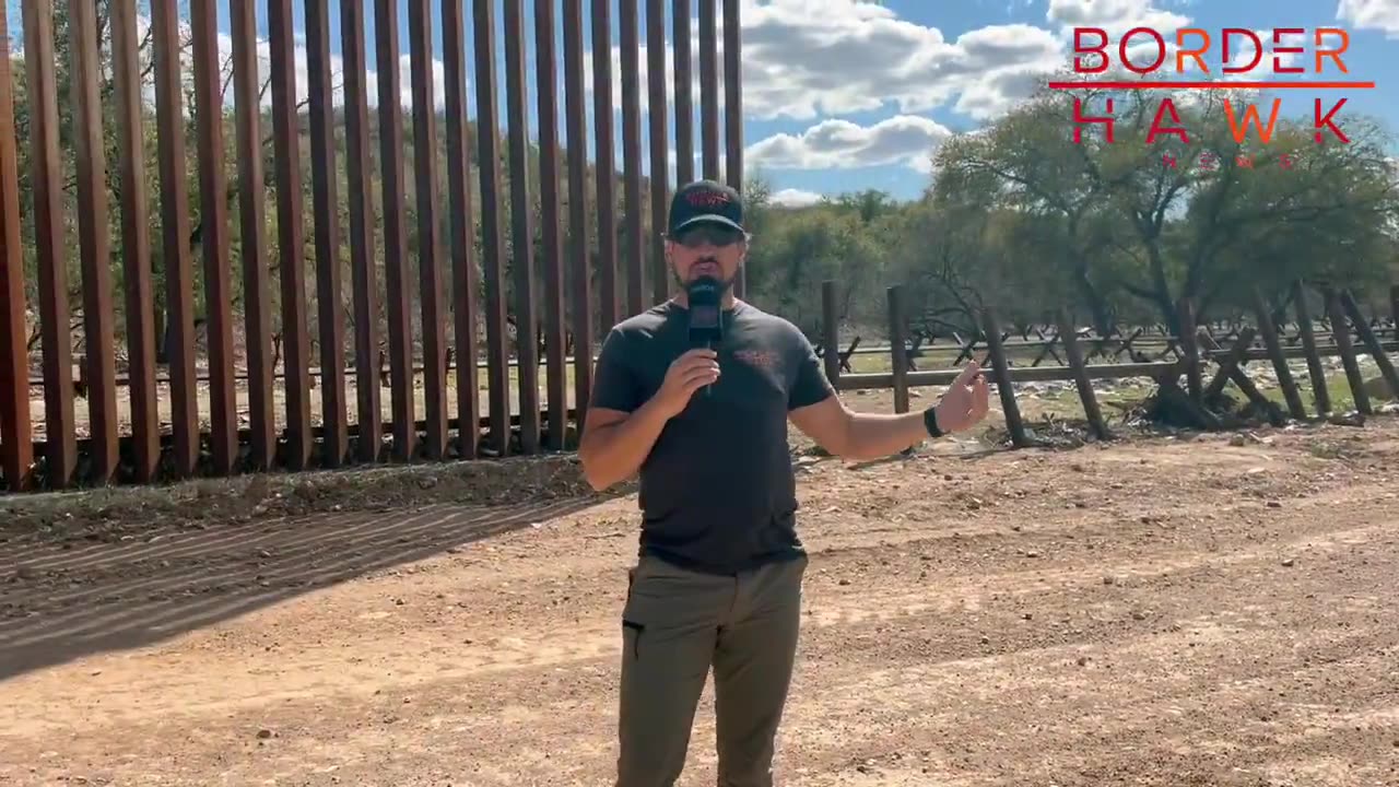 Illegals Pour Through Gap in Arizona Border Wall (9/2024)