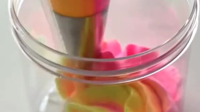 Make colorful ice cream by yourself