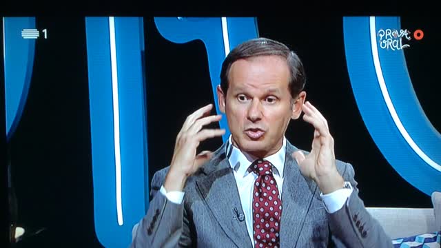 «tem a haver com a ciberorganização do ser humano»