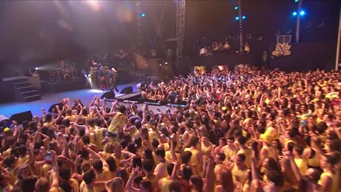 Pitbull - Hotel Room Service (VEVO LIVE! Carnival 2012 Salvador, Brazil)