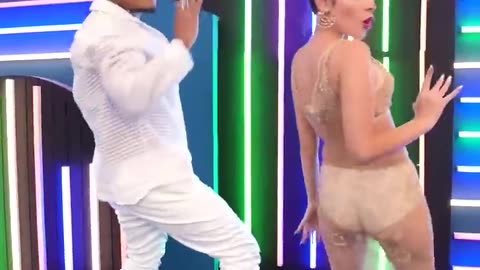 Haye_Haye_Majboori_Song___Eshan___Urfi_J___Shruti_R___%23ytshorts
