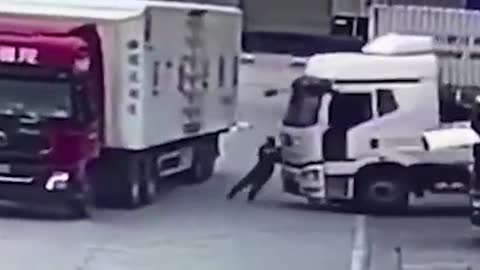 The Driver Decided to STOP The Truck with his BOODY.