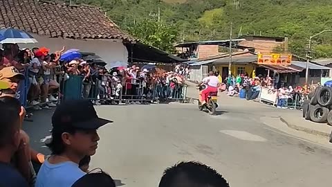 Carreras callejeras en Colombia #motovelocidadcolombia #viralshort #videoviral