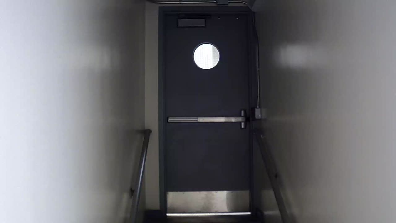 6113RHOBGRSWStair7_2021-01-06_12h00min02s360ms.mp4