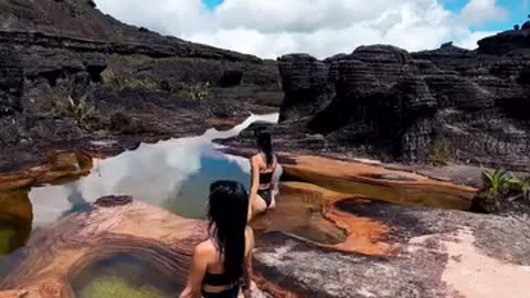 girls + nature + water = perfect