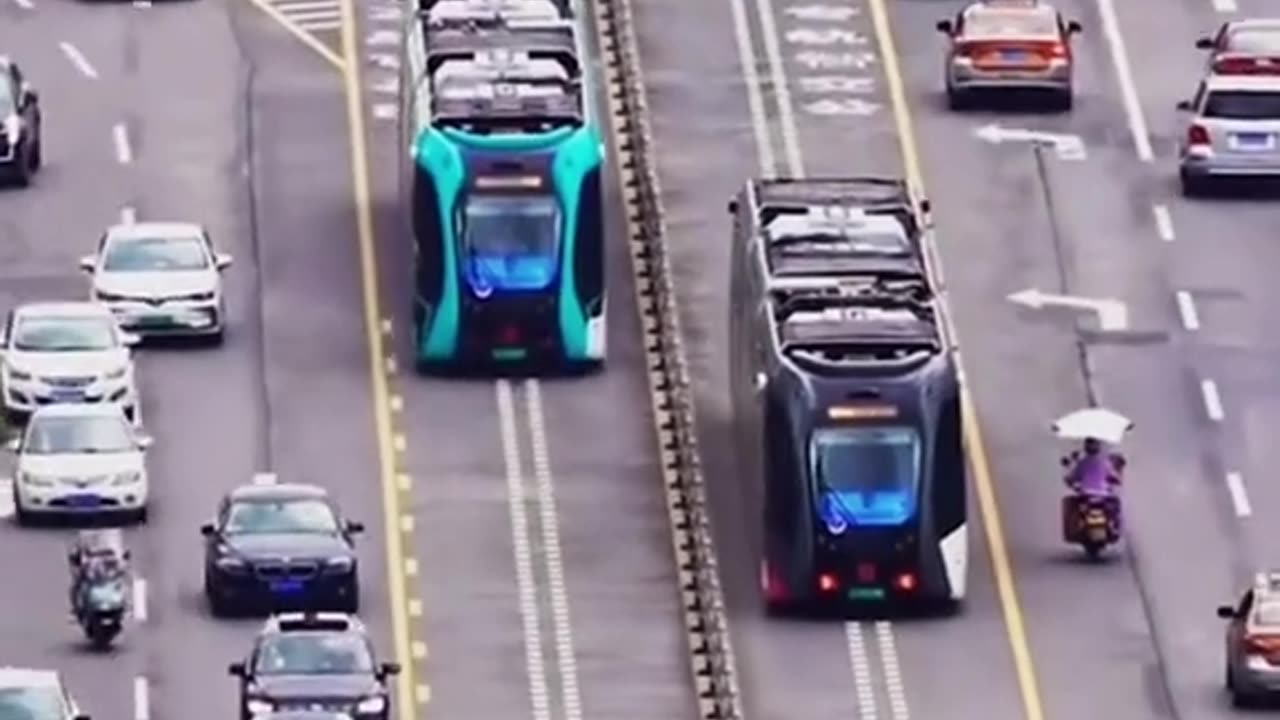 A train that running on the road without Tracks! China’s intelligent rail transit!