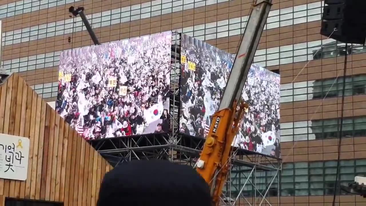 20200107_V3_S02(tmYmysa61VQ)국본과 우리공화당을 위해서 응원을 보내주는 아름다운 장면! 통합을 떠나 연대가_